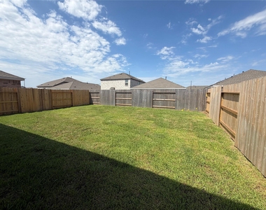 16815 Spotted Oak Drive - Photo Thumbnail 21