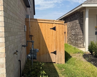 16815 Spotted Oak Drive - Photo Thumbnail 35