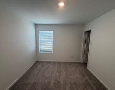 16815 Spotted Oak Drive - Photo Thumbnail 32