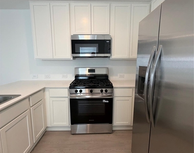 16815 Spotted Oak Drive - Photo Thumbnail 9