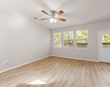 211 N Burberry Park Circle - Photo Thumbnail 20