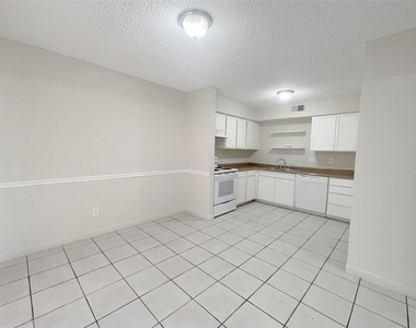 12023 Greenwood Forest Drive - Photo Thumbnail 5