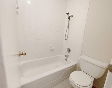 12023 Greenwood Forest Drive - Photo Thumbnail 11