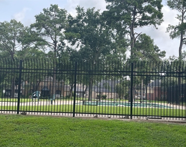 12023 Greenwood Forest Drive - Photo Thumbnail 24
