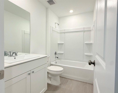 3606 Duplet Avenue - Photo Thumbnail 7