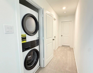 3606 Duplet Avenue - Photo Thumbnail 5