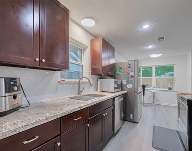 12602 Westleigh Drive - Photo Thumbnail 7
