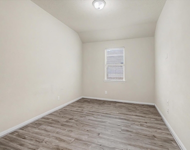 3834 Raintree Village Drive - Photo Thumbnail 23
