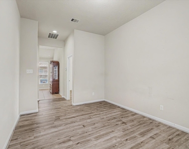 3834 Raintree Village Drive - Photo Thumbnail 12