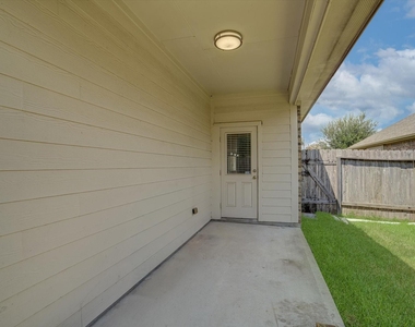3834 Raintree Village Drive - Photo Thumbnail 25