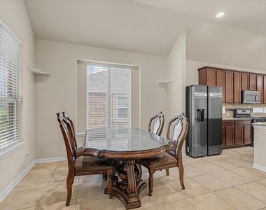 3834 Raintree Village Drive - Photo Thumbnail 4