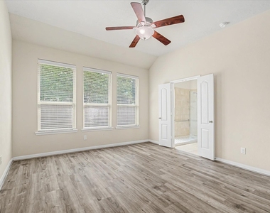 3834 Raintree Village Drive - Photo Thumbnail 15