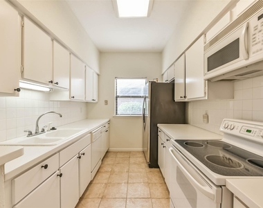 1201 Mcduffie Street - Photo Thumbnail 8