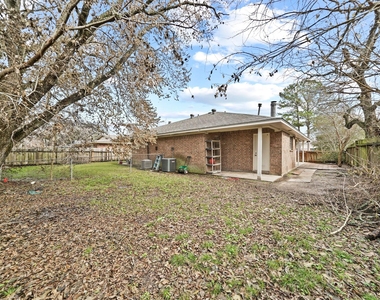 2118 N Austin Avenue - Photo Thumbnail 10