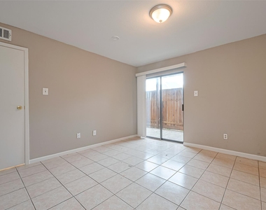 9090 S Braeswood Boulevard - Photo Thumbnail 26