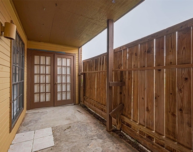 9090 S Braeswood Boulevard - Photo Thumbnail 38