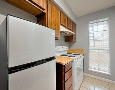 9090 S Braeswood Boulevard - Photo Thumbnail 17