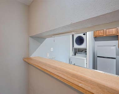 9090 S Braeswood Boulevard - Photo Thumbnail 12