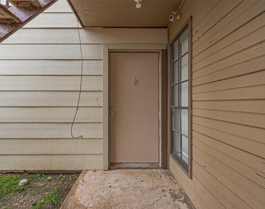9090 S Braeswood Boulevard - Photo Thumbnail 2