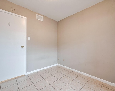 9090 S Braeswood Boulevard - Photo Thumbnail 23