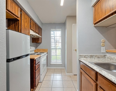 9090 S Braeswood Boulevard - Photo Thumbnail 19