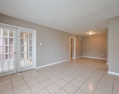 9090 S Braeswood Boulevard - Photo Thumbnail 5
