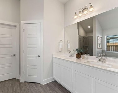 9903 Silverling Court - Photo Thumbnail 15