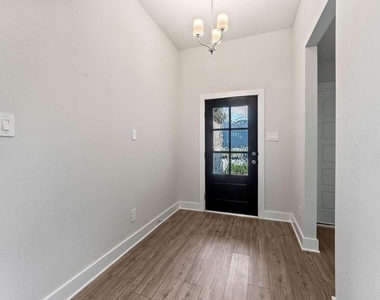 9903 Silverling Court - Photo Thumbnail 3