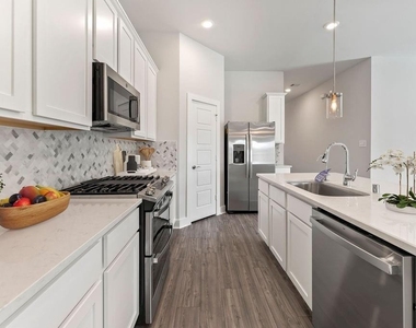9903 Silverling Court - Photo Thumbnail 10