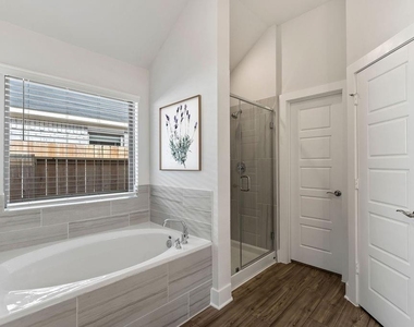 9903 Silverling Court - Photo Thumbnail 16