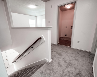 4435 Crossvine Avenue - Photo Thumbnail 17