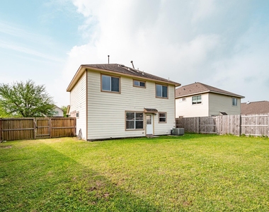 4435 Crossvine Avenue - Photo Thumbnail 18