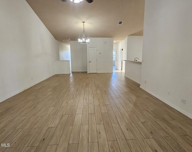 1020 Venetian Drive - Photo Thumbnail 9