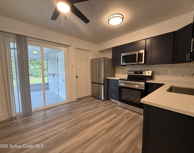 306 Palm Avenue - Photo Thumbnail 8