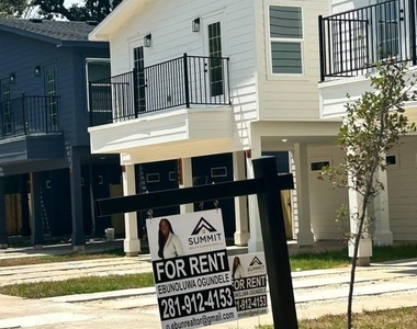 8415 Mahalia Drive - Photo Thumbnail 12