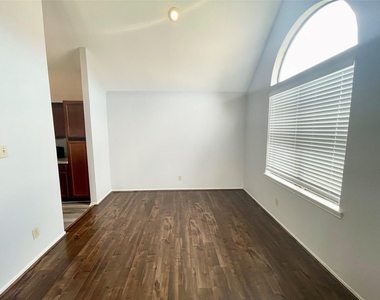 14550 Fonmeadow Drive - Photo Thumbnail 3