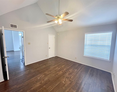 14550 Fonmeadow Drive - Photo Thumbnail 8