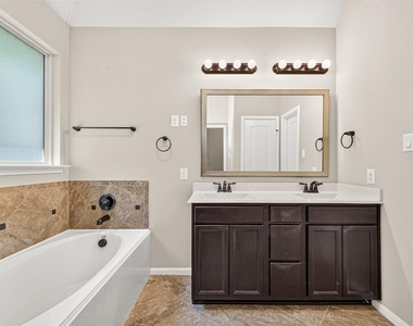 7471 Durango Creek Drive - Photo Thumbnail 20