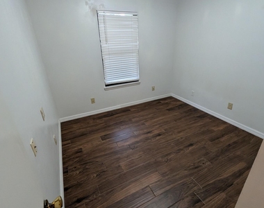 239 Americana Boulevard Nw - Photo Thumbnail 6