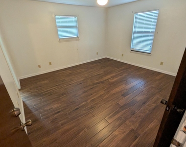239 Americana Boulevard Nw - Photo Thumbnail 8