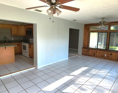 5901 Aires Avenue - Photo Thumbnail 9