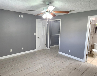 5901 Aires Avenue - Photo Thumbnail 13