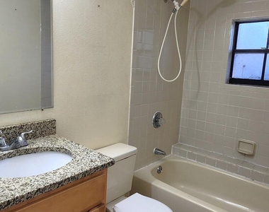 5901 Aires Avenue - Photo Thumbnail 18