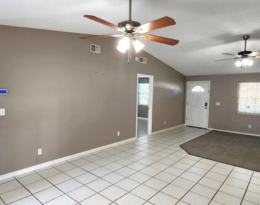 5901 Aires Avenue - Photo Thumbnail 2