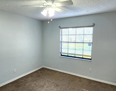 5901 Aires Avenue - Photo Thumbnail 16