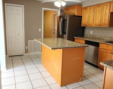 5901 Aires Avenue - Photo Thumbnail 6