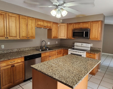 5901 Aires Avenue - Photo Thumbnail 7