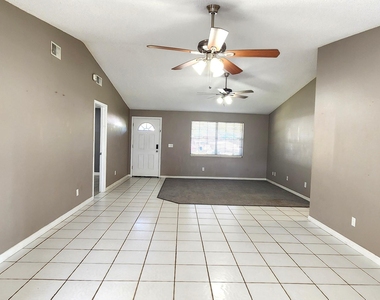 5901 Aires Avenue - Photo Thumbnail 5