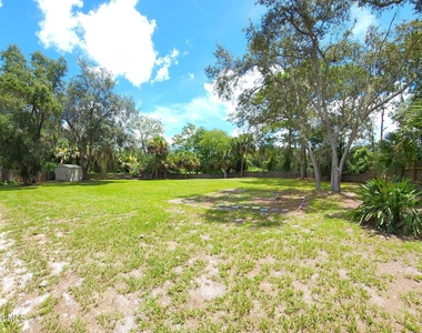 5901 Aires Avenue - Photo Thumbnail 22