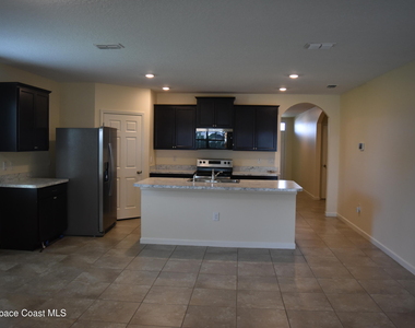 1579 Rachel Avenue Se - Photo Thumbnail 3